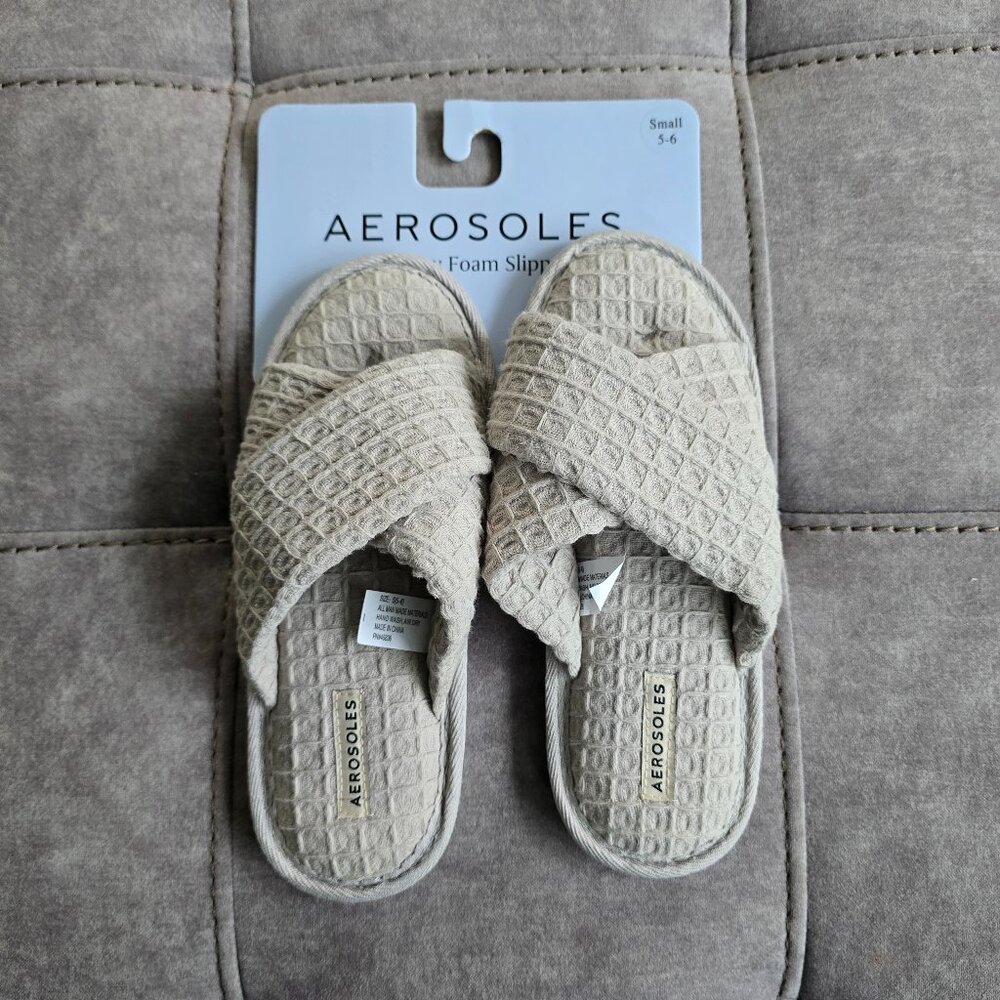 NWT Aerosoles Women's Waffle-Knit Crossover Slippers Size S(5-6)